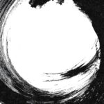 墨で描かれた円の抽象画